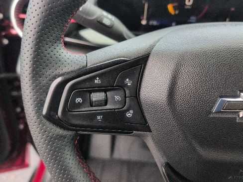 Used 2025 Chevrolet Trax RS w/ Driver Confidence Package FWD image 22