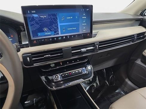 Certified 2023 Lincoln Corsair FWD image 17