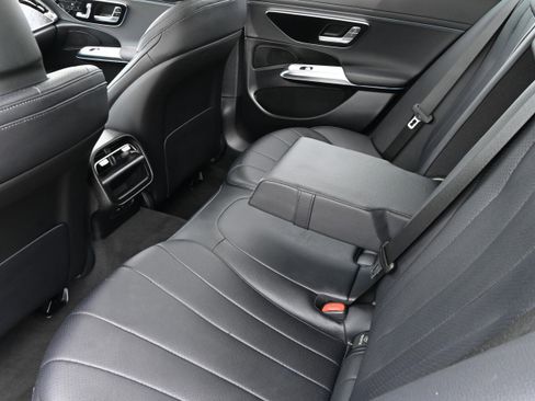 Used 2025 Mercedes-Benz E 450 4MATIC Sedan image 12