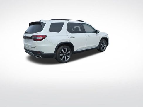 Certified 2024 Honda Pilot Touring image 7