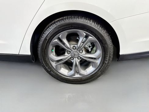 Used 2024 Honda Accord EX image 37