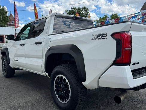 Used 2025 Toyota Tacoma TRD Off-Road AWD/4WD image 31