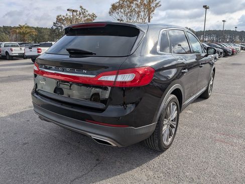 Used 2017 Lincoln MKX Reserve w/ Driver Assistance Package image 5