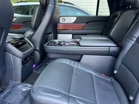 Certified 2023 Lincoln Navigator L Reserve AWD/4WD image 12