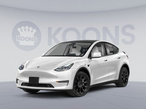 Used 2025 Tesla Model Y Long Range RWD image 1