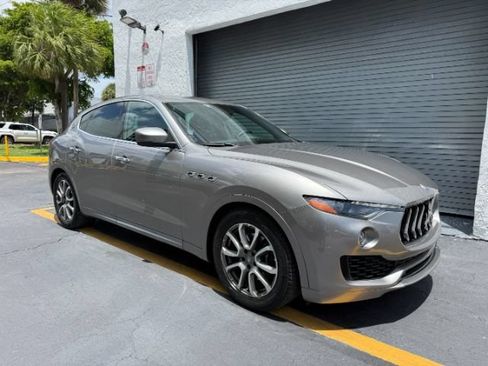 Used 2019 Maserati Levante AWD/4WD image 7