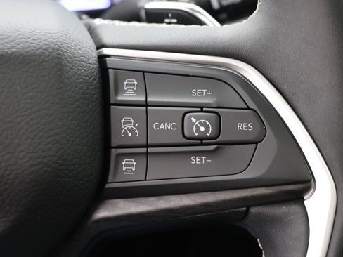 Used 2023 Jeep Grand Cherokee 4WD 4xe image 22