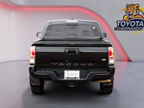 Used 2021 Toyota Tacoma TRD Off-Road image 6