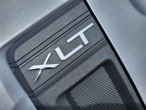 Used 2024 Ford Maverick XLT image 11