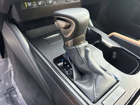 Certified 2025 Lexus ES 350 w/ Premium Package FWD image 20