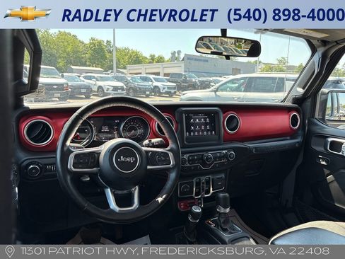 Used 2021 Jeep Wrangler Unlimited Rubicon w/ LED Lighting Group AWD/4WD image 24