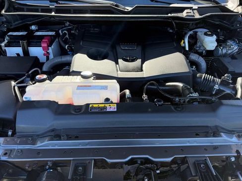 Used 2023 Toyota Tundra Platinum AWD/4WD image 21