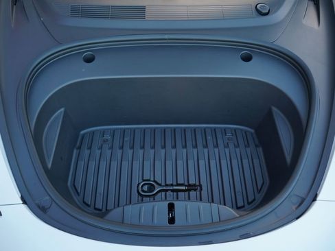 Used 2023 Tesla Model 3 Standard Range image 12