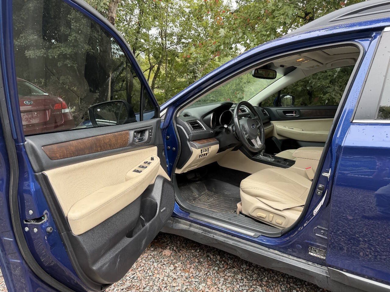 Used 2015 Subaru Outback 2.5i Limited AWD/4WD image 3