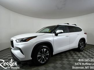 Used 2023 Toyota Highlander XLE video 1