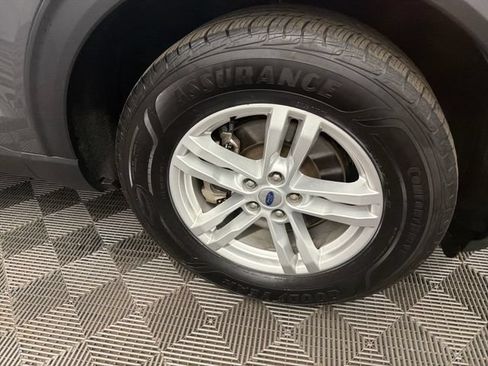 Used 2023 Ford Explorer XLT AWD/4WD image 29