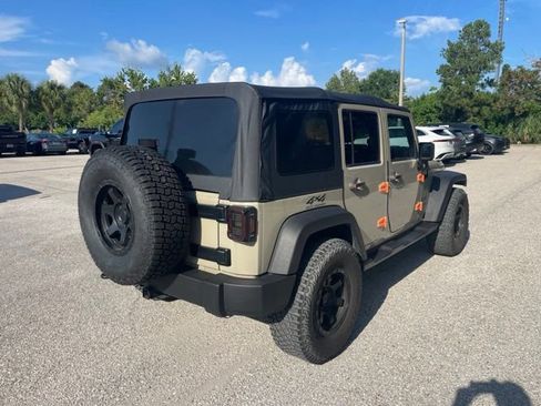 Used 2018 Jeep Wrangler Unlimited Sport S AWD/4WD image 2