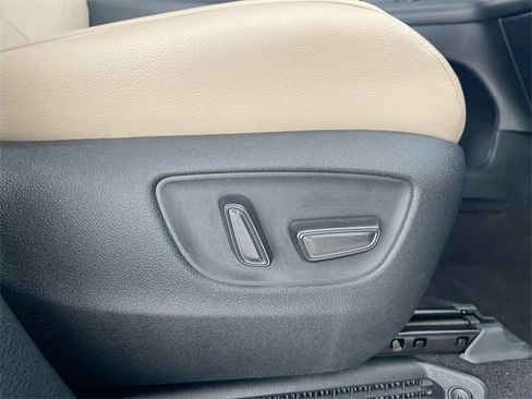 Used 2023 Toyota Sienna XLE image 48