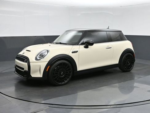 Used 2022 MINI Cooper S image 3