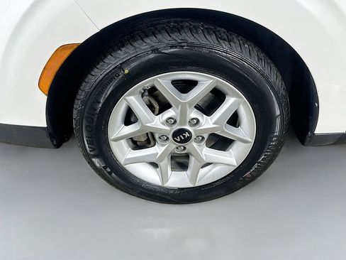 Certified 2021 Kia Soul S FWD image 12