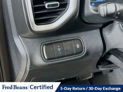 Certified 2023 Hyundai Venue SEL FWD image 25