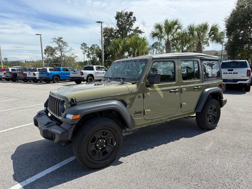 Used 2025 Jeep Wrangler Unlimited Sport AWD/4WD image 7