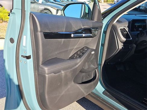 Certified 2026 Kia Seltos SX w/ SX Sunroof Package image 17