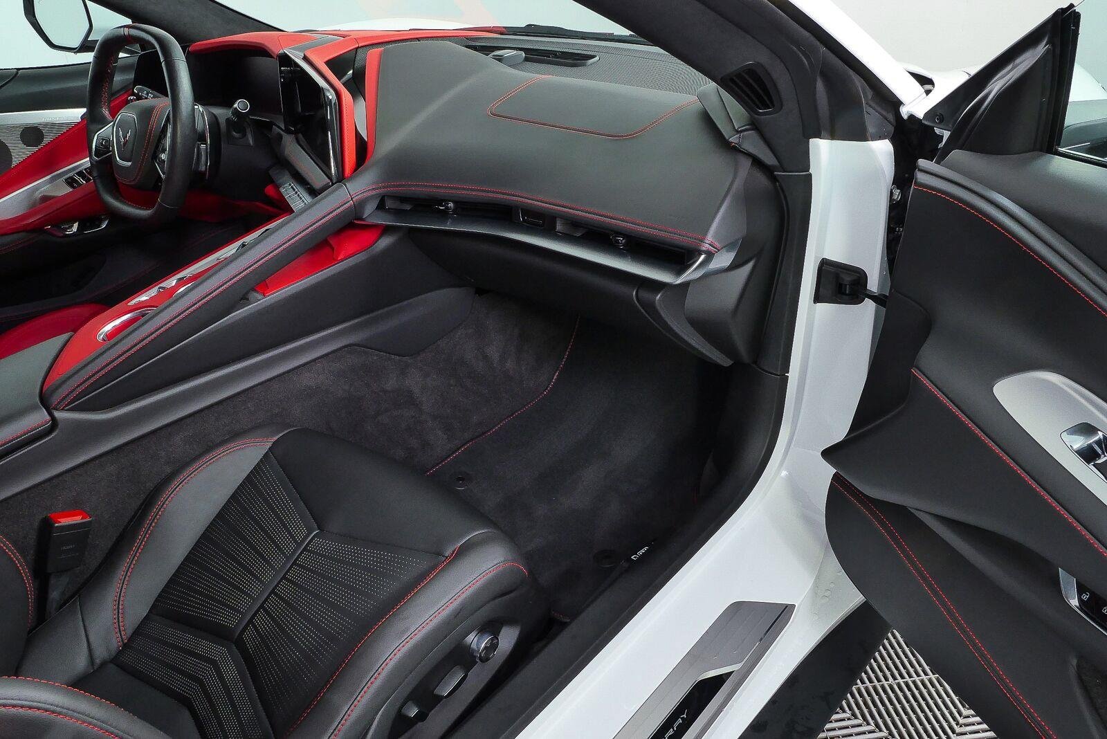 Used 2026 Chevrolet Corvette Stingray Premium Conv w/ Z51 Performance Package RWD image 19
