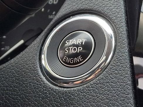 Used 2019 Nissan Rogue SV AWD/4WD image 17