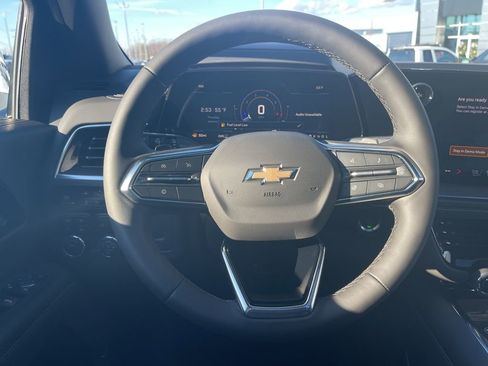 New 2026 Chevrolet Suburban Premier image 20