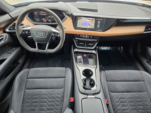 Used 2022 Audi e-tron GT Premium Plus image 12