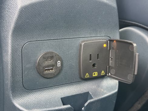 Used 2023 Ford Maverick Lariat w/ Lariat Luxury Package image 34