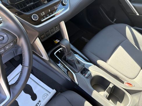 Used 2023 Toyota Corolla Cross LE image 18