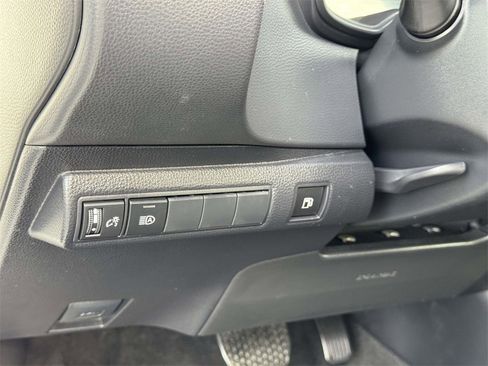 Used 2025 Toyota Corolla LE image 9