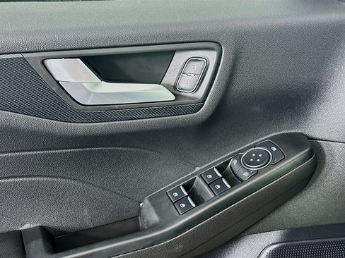 Used 2025 Ford Escape ST-Line w/ Tech Pack #1 FWD image 15