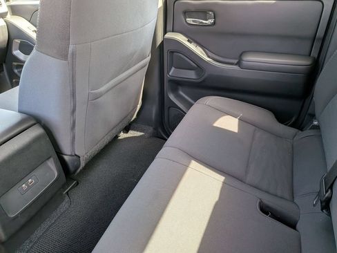 Used 2024 Nissan Frontier SV RWD image 27