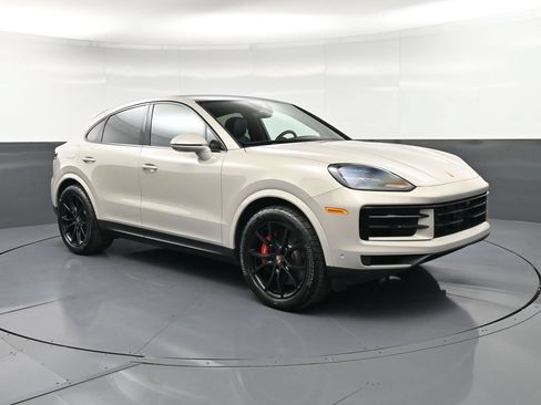 Certified 2026 Porsche Cayenne S AWD/4WD image 10