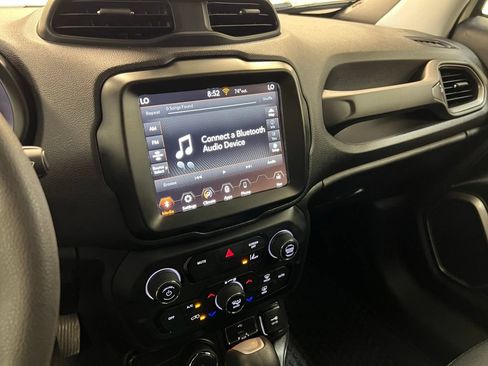 Used 2023 Jeep Renegade Latitude AWD/4WD image 23