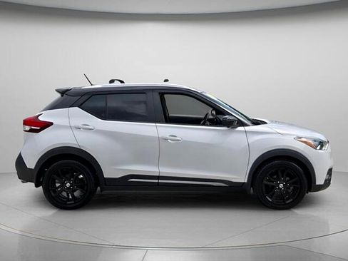 Used 2020 Nissan Kicks SR w/ Exterior Package FWD image 5