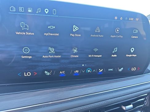 Used 2025 Chevrolet Suburban LT AWD/4WD image 22