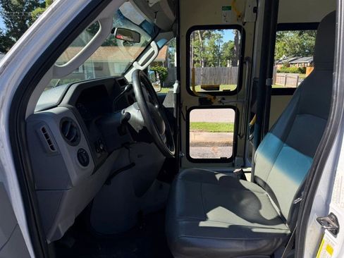 Used 2013 Ford E-350 and Econoline 350 Extended Super Duty w/ PWR Group RWD image 9