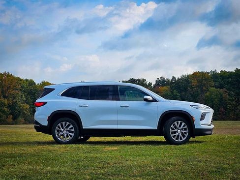 New 2026 Buick Enclave Preferred w/ Power Package image 3