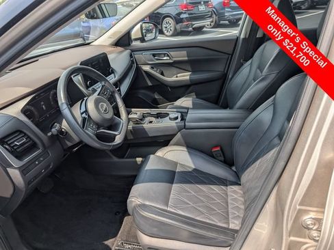 Used 2022 Nissan Rogue Platinum w/ Head-Up Display Package AWD/4WD image 14