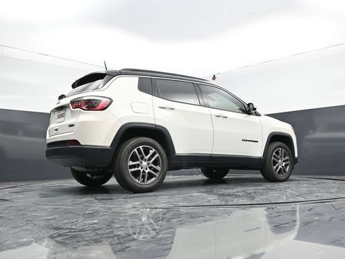 Used 2018 Jeep Compass Latitude w/ Cold Weather Group AWD/4WD image 55