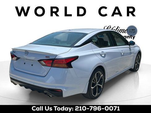 Used 2025 Nissan Altima 2.5 SR w/ SR Premium Package FWD image 3