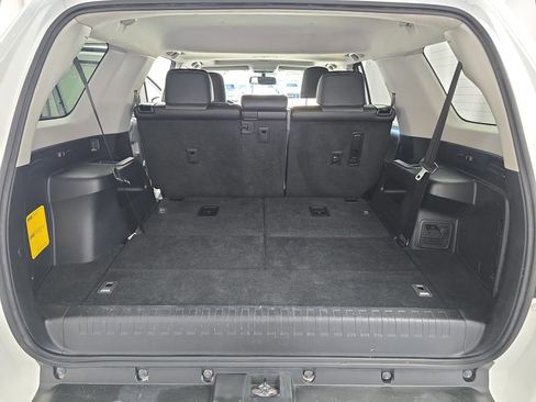 Used 2018 Toyota 4Runner SR5 Premium image 13