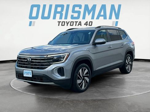 Used 2024 Volkswagen Atlas SE AWD/4WD image 3