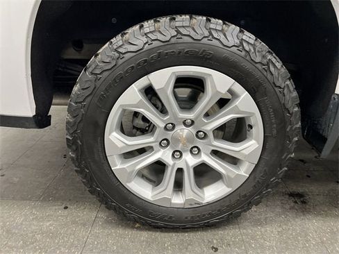 Certified 2022 Chevrolet Silverado 1500 LTZ w/ Technology Package image 33