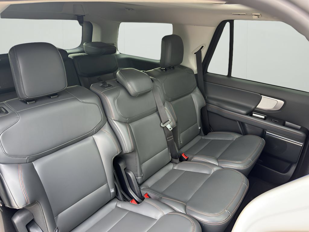 Used 2025 Ford Expedition Active AWD/4WD image 21