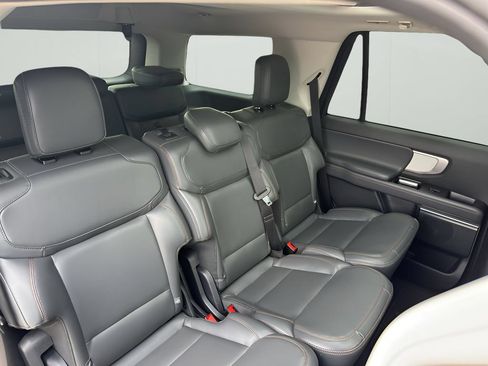 Used 2025 Ford Expedition Active AWD/4WD image 21